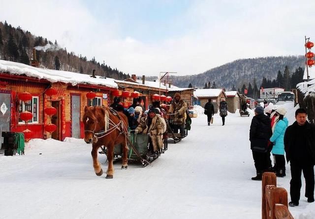 一桶泡面卖60元，名声越来越差的景区，把游客当傻子忽悠