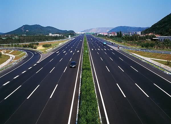  「高速」中国第一条高速公路：号称神州第一路，车主一年能省几