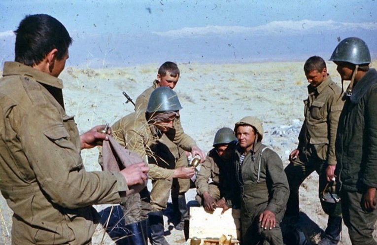 苏联士兵私人相册收藏的侵略阿富汗老照片