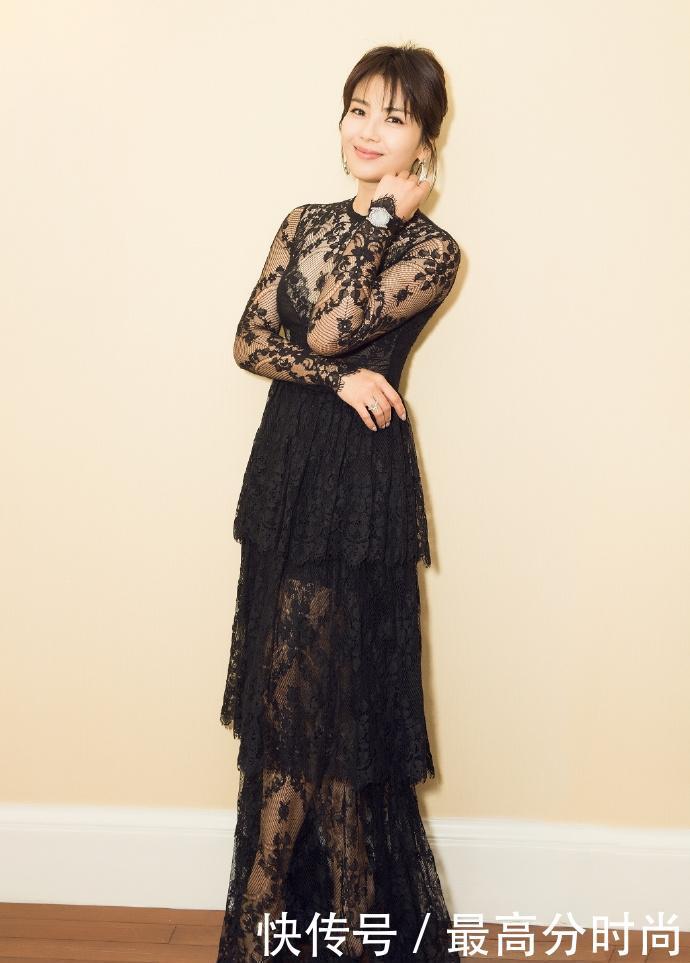 刘涛穿开叉裙长腿很养眼, 气质真的很重要 ?