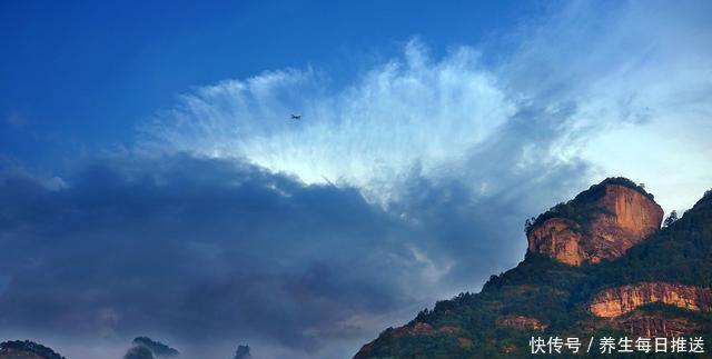  等降水量线@中国主要山脉分布图：看看那些被山包围的省 16座至