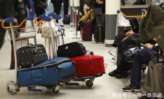 中国游客在泰国不愿掏4元“搬运费”, 引发热议, 网友: 应该给!