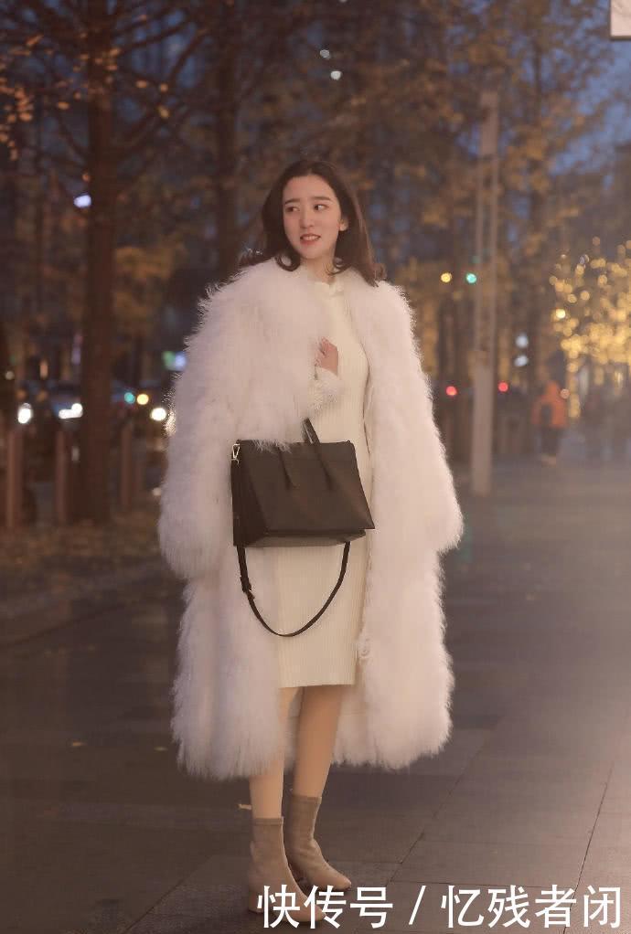 「总会」街拍:在穿搭技巧上,小姐姐总会别出心裁!心中女神完美穿衣搭配