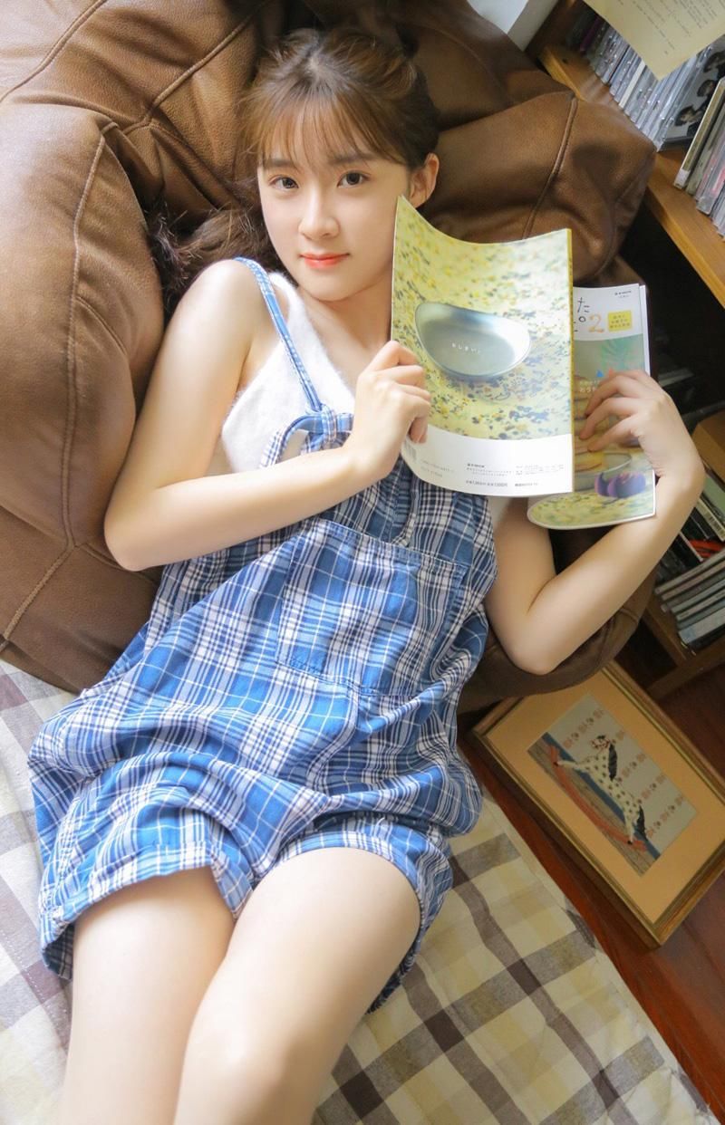 性感白嫩美少女美腿诱惑私房图片