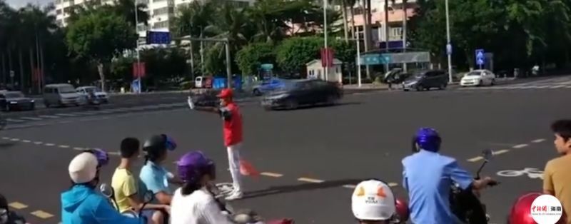 特搞丨骗子利用台风天骗人?声称台风天航班取消，骗走1万元!