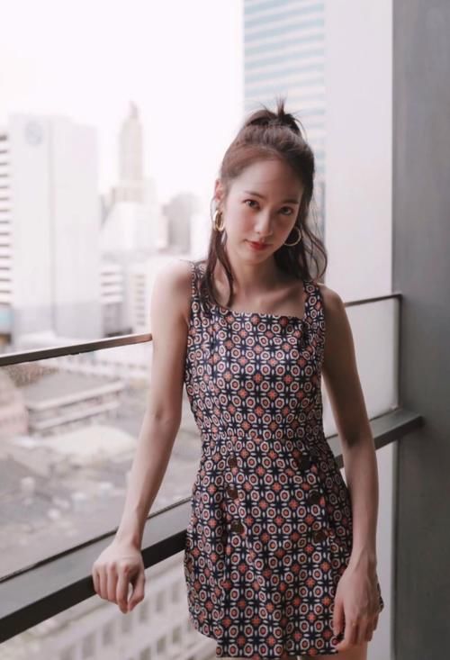  与众不同：穿搭可以让女孩多与众不同？美出不可取代的时尚