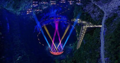 震撼！全国首个天坑大剧场！还有悬空天梯、悬崖泳池，就在融水附