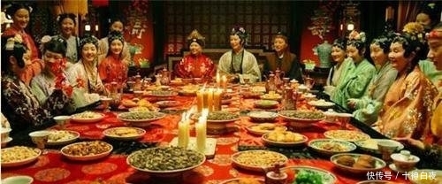 「店小二」古人下馆子,吃完留一锭银子就走,店小二为何不拦怎知饭钱够了