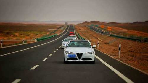  「高速」我国最折腾的两条高速：北方闲得看不到车，南方却堵得