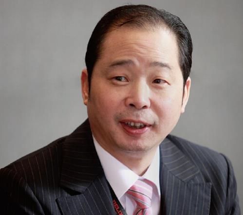 男子13岁开始做裁缝，17岁开裁缝店，如今拥有上亿资产