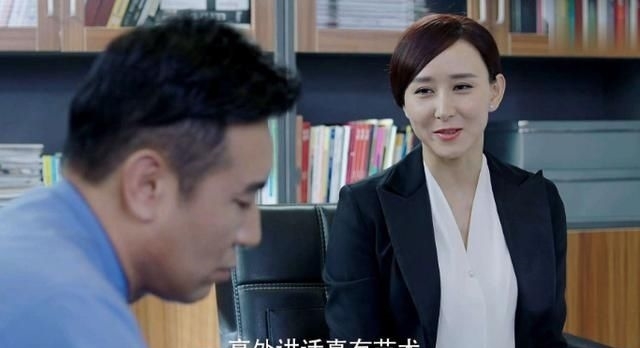 「 雪纺衬衫」袁泉陈数被赞大气,胡静孙俪集体扑街,中年女星演职场强人