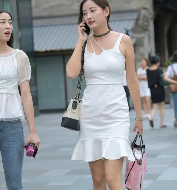 「体现」和时尚闺蜜同行,穿搭风格更要体现自己的特点