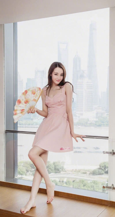 撞脸迪丽热巴的网红们，颜值一个比一个高，你认为哪个是最像的？