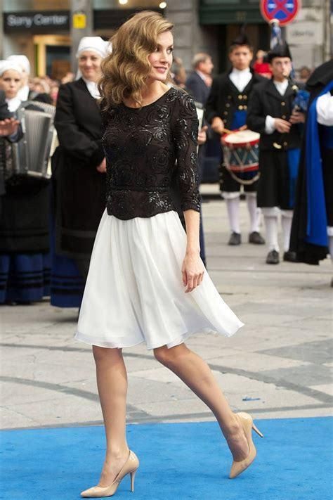 西班牙王后“商务造型”真有范儿!不愧是时尚界的“带货女王”!