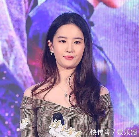 30岁刘亦菲撞上25岁古力娜扎，只差5岁竟一个仙女一个似大妈