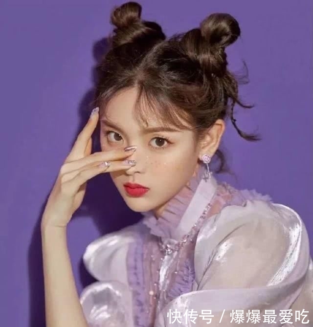  『高丸子』这个时候丸子头成了女孩们的首选 轻松搞定的慵懒发型