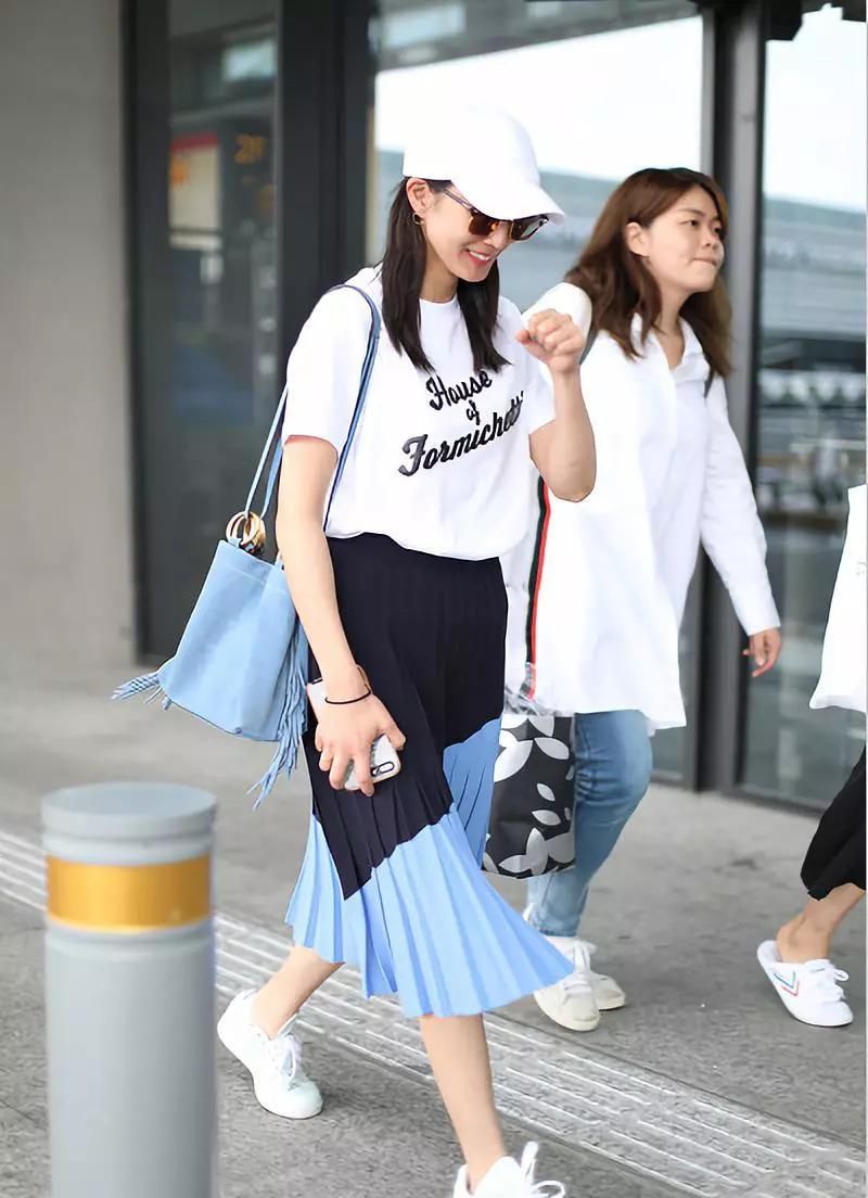 张钧宁随着《如懿传》再次大火，一身晚礼服光彩照人，时髦得飞起