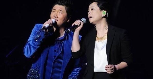  『高龄』57岁歌坛大姐毛阿敏：婚后回归家庭，两个孩子都是40多岁高龄顺产