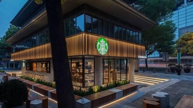 星巴克爆改百年老建筑,将闲置“废楼”改出王炸!网友:别卖咖啡