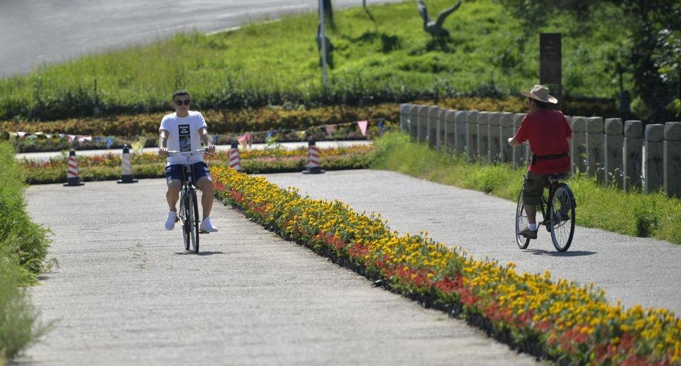 沈阳“怪坡”水往高处流，汽车熄火自动上坡，专家无法解释！