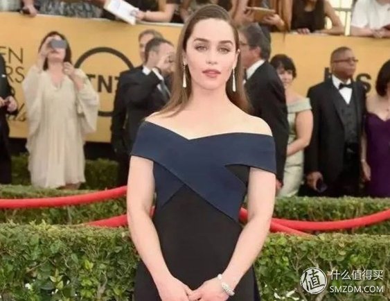 肩宽要如何修饰才能看起来更有少女感?