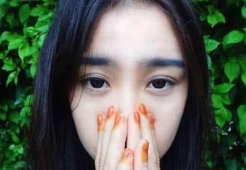 异性:女孩子最“伤鼻子”的3行为,严重拉低颜值,异性缘会直接归0哟