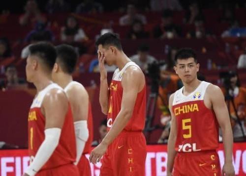  「强敌」今日决出最后出线队！字母哥或难赢劲旅，中国男篮排位