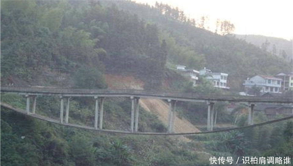 中国最“传奇”的桥,因工程师图纸拿反了,一不小心建成世界奇迹