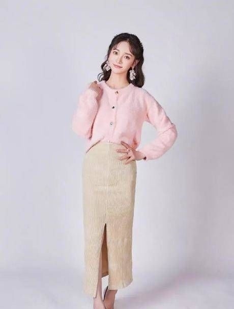 系腰带:今年冬天小个子千万不要这样穿衣服,太显高啦!