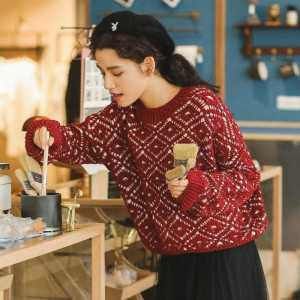 『有型』年轻美女街拍:匀称有型的美女,在哪都是成熟风