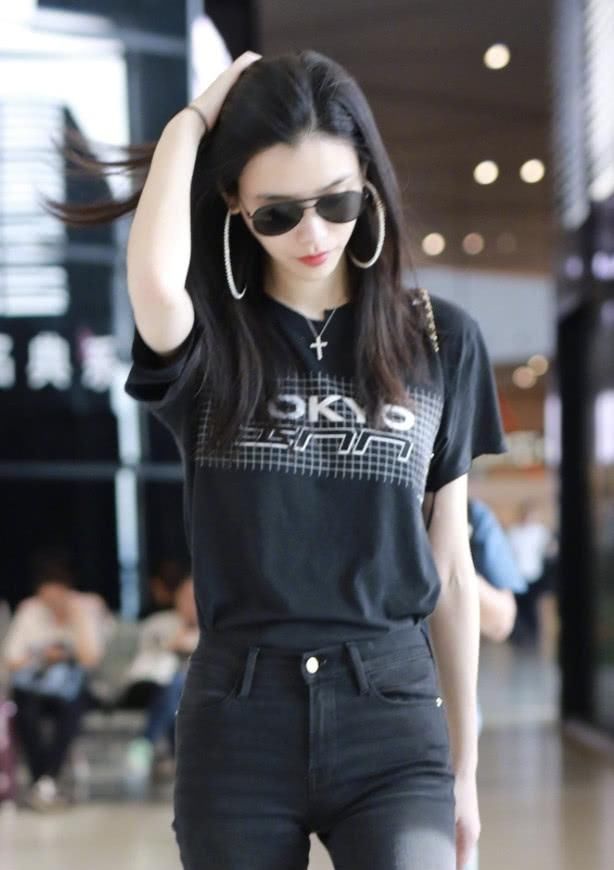 奚梦瑶厉害了，耳环比脸还大，网友：身材真的是太好了