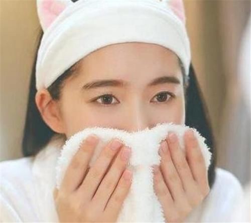  「毛巾洗脸」你是不是也用这3种方法洗脸？这是错误的方法，会让皮肤越来越差
