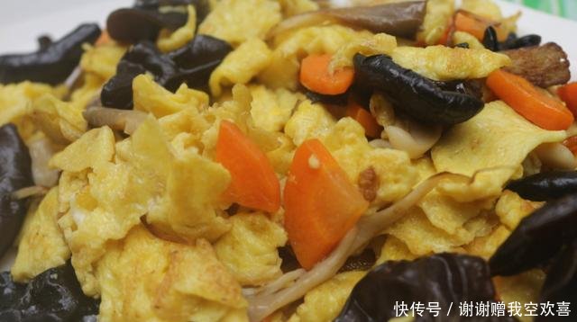 「鲜香」简单好吃的黑木耳炒鸡蛋,素雅美味,鲜香爽口,不错的开胃家常菜