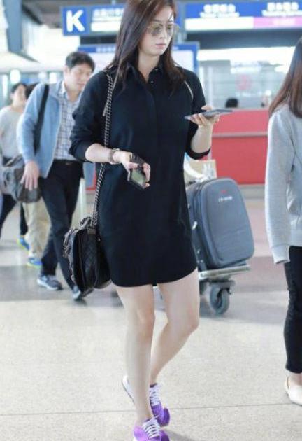 蒋欣到底有多冷？穿着3双袜子！要不是裤子坏了还看不到呢