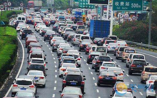 五一全国高速大堵车!我能怎么办，我也很绝望啊