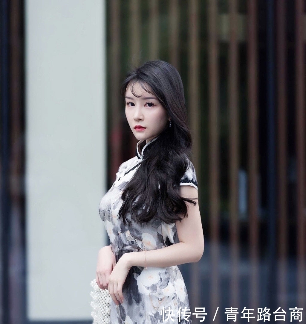  #穿搭#从穿一件旗袍开始,做优雅的自己