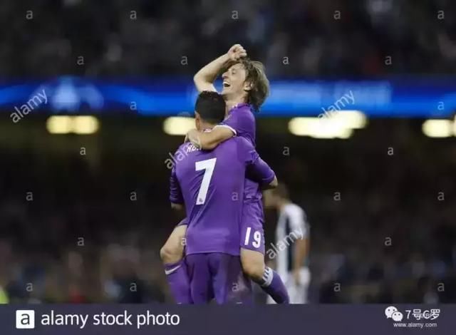 让不和谣言全部打脸!魔笛透露C罗祝贺短信，6年队友情不是说散就