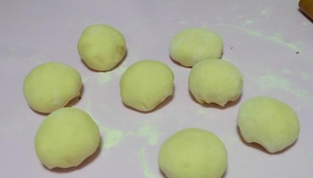  『小时』从面粉到成品，只要一小时，比面包、花卷简单，比馒头好吃