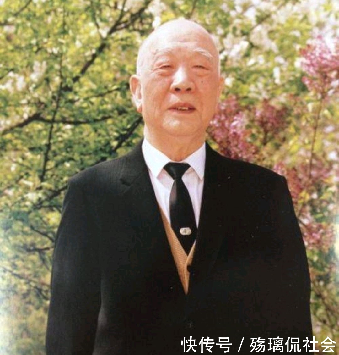  中共|他是中共元老，主政新疆20年，开国中将，副国级，88岁去世