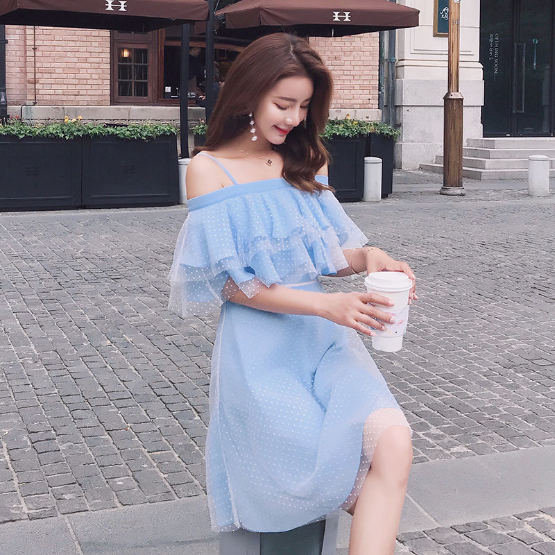 快一饱眼福，身材完美的女人换上流氓裙，特别美丽动人~