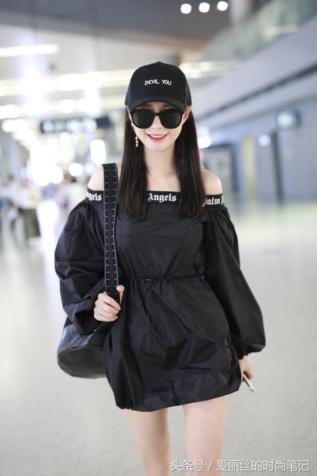 沈梦辰没衣服穿了，直接套个黑色垃圾袋出来？网友：白瞎了大长腿