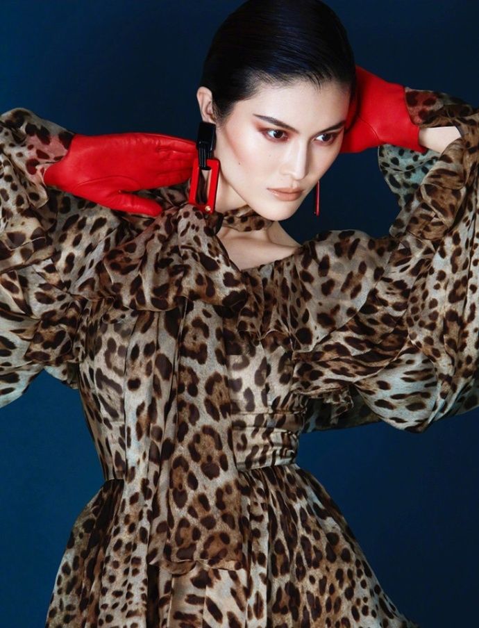 何穗:黑丝袜真是好看