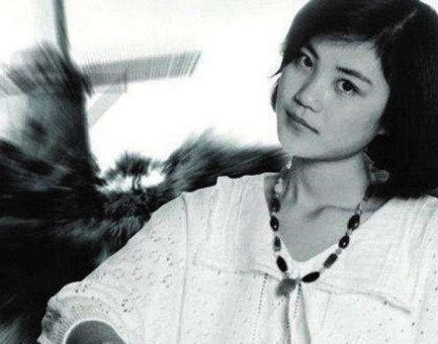 『风华绝代』不老女神!38张王菲的珍贵老照片曝光,真的是天生丽质,风华绝代
