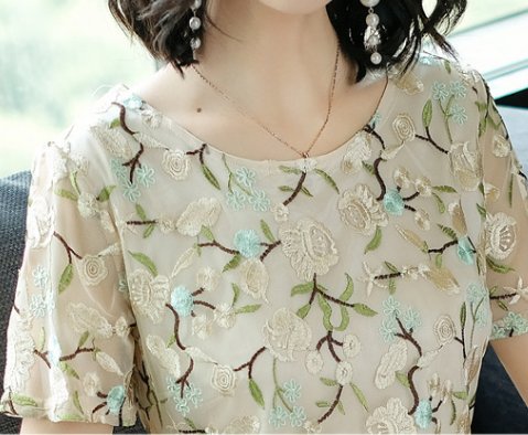 难怪老婆45岁还被叫“万人迷”，穿迷人连衣裙，拥有极品好身材