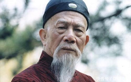  故宫博物院：在故宫博物院中, 有一件特殊的衣服, 揭露清朝灭亡的真实原因