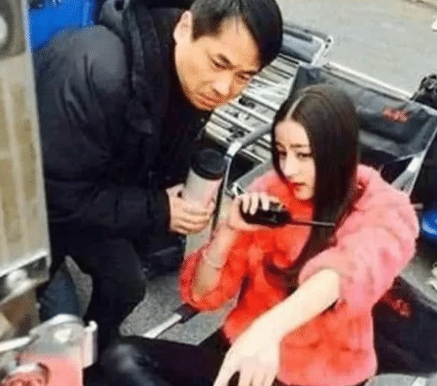 「看起来」明星们拍戏看起来简单，明星拍戏片场休息时是怎样的？