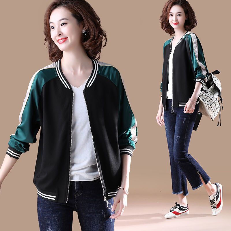 个子矮女人不要怕!穿这棉麻小衫+短外套，即使配平底鞋都显高个