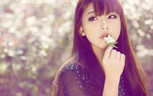 女生有这4个特点，成年后会越来越美，尤其是第2点，清纯脱俗！