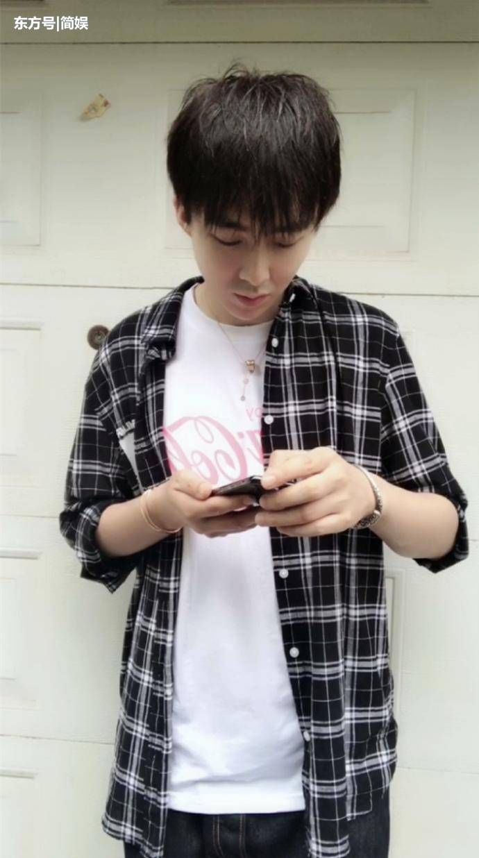 YY摩登兄弟主唱首谈前女友，并解释自己撩妹被打事件纯属谣言