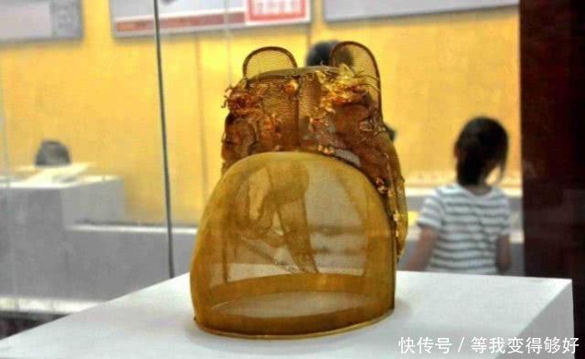  『祖上』老人拿出尚方宝剑，称祖上是朱元璋，专家这是文物，建议上交